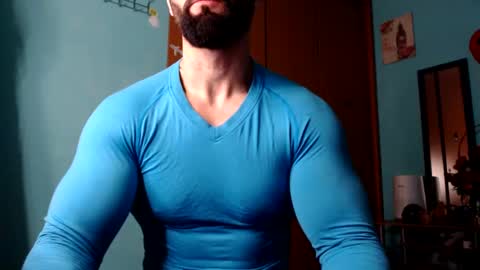 Snapshot of bigstallone chatting on December 10, 11:51 pm BigStallion online show from December 10, 11:51 pm