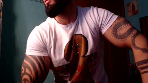 Snapshot of bigstallone chatting on December 15, 11:42 pm BigStallion online show from December 15, 11:42 pm