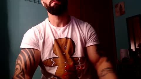 Snapshot of bigstallone chatting on December 18, 11:51 pm BigStallion online show from December 18, 11:51 pm