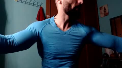 Snapshot of bigstallone chatting on December 28, 12:04 am BigStallion online show from December 28, 12:04 am