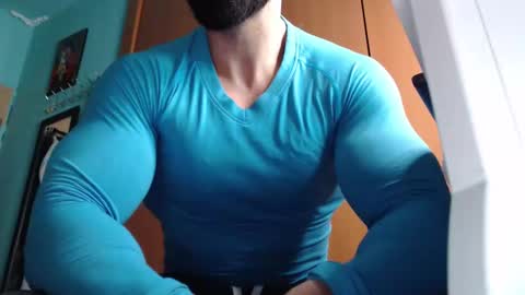 Snapshot of bigstallone chatting on October 16, 11:06 pm BigStallion online show from October 16, 11:06 pm