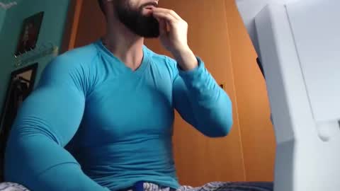 Snapshot of bigstallone chatting on November 6, 12:11 am BigStallion online show from November 6, 12:11 am