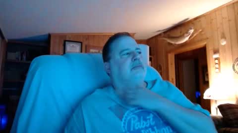 Snapshot of bigthicksatisfying2 chatting on December 6, 6:15 am bigthicksatisfying2 online show from December 6, 6:15 am