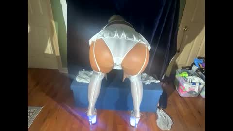 Snapshot of bigtits5371 chatting on September 20, 1:56 pm bigtits5371 online show from September 20, 1:56 pm