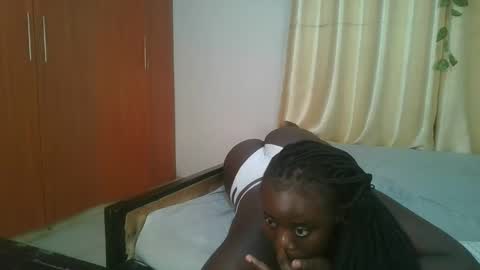 Snapshot of bigtits_baddie chatting on December 16, 1:54 am bigtits_baddie online show from December 16, 1:54 am