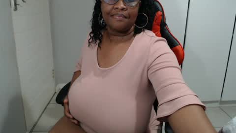 Lona online show from July 1, 8:52 pm