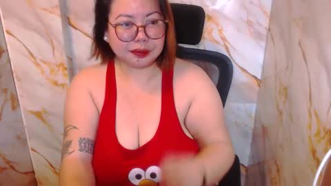 Snapshot of bigtitshotmom chatting on May 7, 8:52 am MARJ online show from May 7, 8:52 am