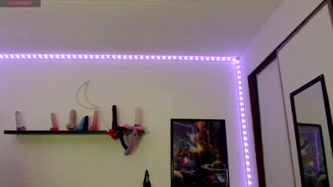 Snapshot of bigtittedtattedlesbian chatting on November 17, 8:36 pm Nichole lights online show from November 17, 8:36 pm