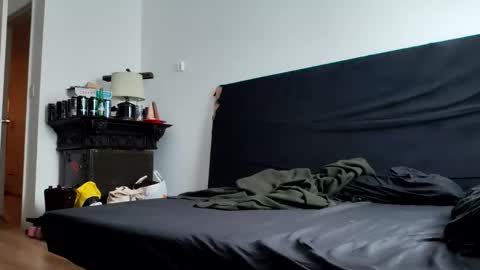 Snapshot of bigtopcircus chatting on October 15, 7:03 pm bigtopcircus online show from October 15, 7:03 pm