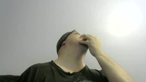 Snapshot of bigxcountry_39 chatting on April 23, 3:52 am bigxcountry_39 online show from April 23, 3:52 am