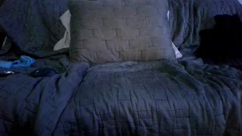 Snapshot of bikinkysloot chatting on October 19, 3:51 am KinkyBiSlut online show from October 19, 3:51 am