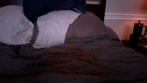 Snapshot of bikinkysloot chatting on November 14, 6:34 am KinkyBiSlut online show from November 14, 6:34 am