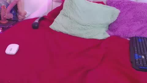 Snapshot of biky_hot chatting on December 3, 12:13 am Biky Hot online show from December 3, 12:13 am