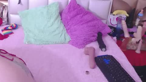 Snapshot of biky_hot chatting on March 10, 12:29 am Biky Hot online show from March 10, 12:29 am