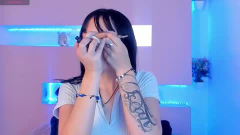 Snapshot of bilie__eilish chatting on December 4, 11:30 am bilie__eilish online show from December 4, 11:30 am