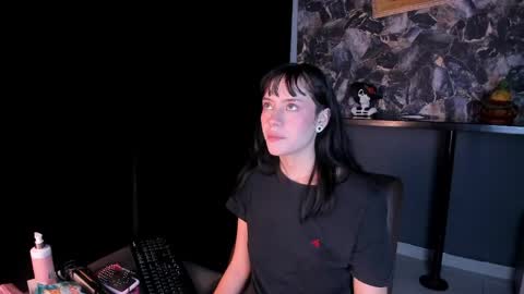 Snapshot of bilie__eilish chatting on June 7, 12:42 pm bilie__eilish online show from June 7, 12:42 pm