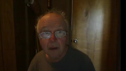 Snapshot of bill_25061 chatting on May 17, 2:02 pm bill_25061 online show from May 17, 2:02 pm