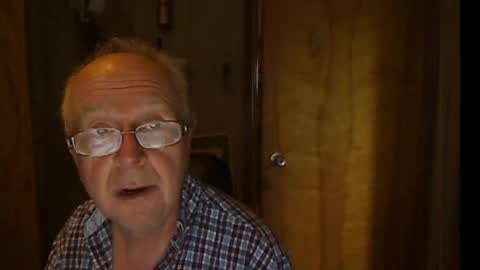 Snapshot of bill_25061 chatting on June 6, 1:38 pm bill_25061 online show from June 6, 1:38 pm