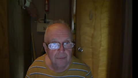 Snapshot of bill_25061 chatting on June 22, 5:32 pm bill_25061 online show from June 22, 5:32 pm