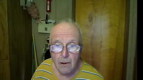 Snapshot of bill_25061 chatting on June 24, 11:04 pm bill_25061 online show from June 24, 11:04 pm