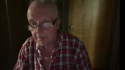 Snapshot of bill_25061 chatting on July 3, 9:10 pm bill_25061 online show from July 3, 9:10 pm