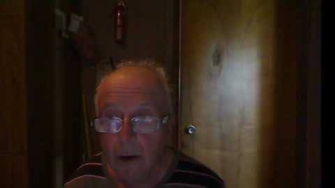 Snapshot of bill_25061 chatting on July 25, 5:54 pm bill_25061 online show from July 25, 5:54 pm