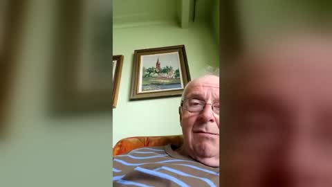 Snapshot of bill_25061 chatting on August 2, 4:38 pm bill_25061 online show from August 2, 4:38 pm