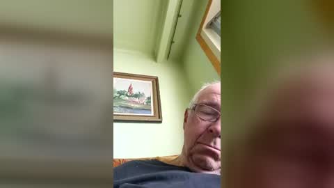 Snapshot of bill_25061 chatting on August 5, 7:06 pm bill_25061 online show from August 5, 7:06 pm