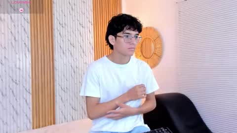 Snapshot of billie_jr chatting on October 5, 4:00 am Billie online show from October 5, 4:00 am