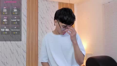 Snapshot of billie_jr chatting on October 31, 4:02 am Billie online show from October 31, 4:02 am