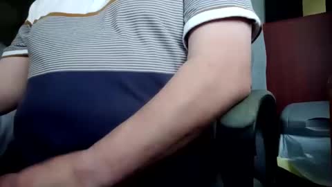 Snapshot of billlllllyb chatting on December 12, 2:11 pm billlllllyb online show from December 12, 2:11 pm