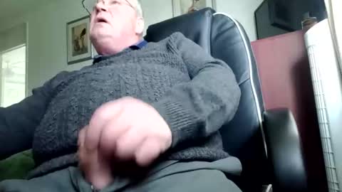 Snapshot of billlllllyb chatting on March 24, 3:50 pm billlllllyb online show from March 24, 3:50 pm