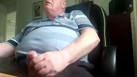 Snapshot of billlllllyb chatting on May 20, 1:50 pm billlllllyb online show from May 20, 1:50 pm