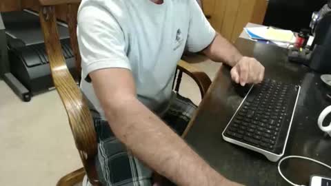 Snapshot of billy471 chatting on May 7, 11:43 pm billy471 online show from May 7, 11:43 pm