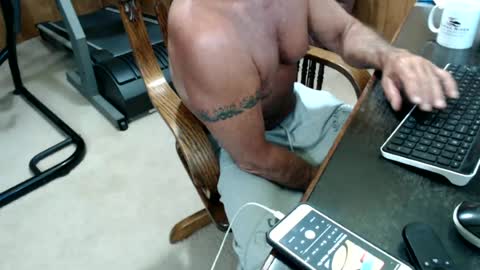 Snapshot of billy471 chatting on June 12, 5:01 pm billy471 online show from June 12, 5:01 pm