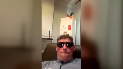Snapshot of billy890889 chatting on May 16, 11:31 am billy890889 online show from May 16, 11:31 am