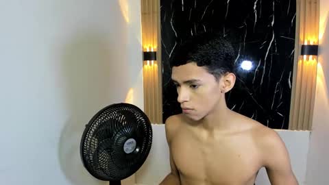 Snapshot of billy_jamees chatting on November 13, 11:31 am Sam online show from November 13, 11:31 am