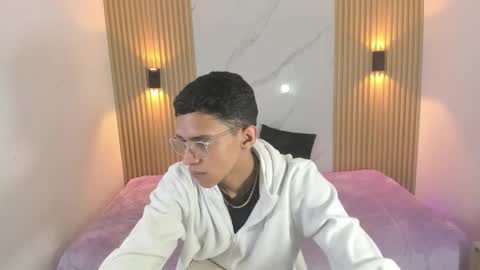 Snapshot of billy_jamees chatting on December 4, 12:03 pm Sam online show from December 4, 12:03 pm