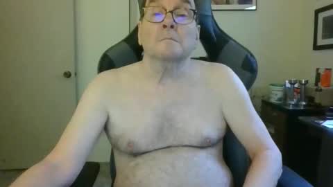 Snapshot of bink195234 chatting on April 13, 3:17 pm Bink195234 online show from April 13, 3:17 pm