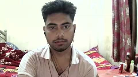 Snapshot of birbikrom104 chatting on May 6, 5:07 pm birbikrom104 online show from May 6, 5:07 pm