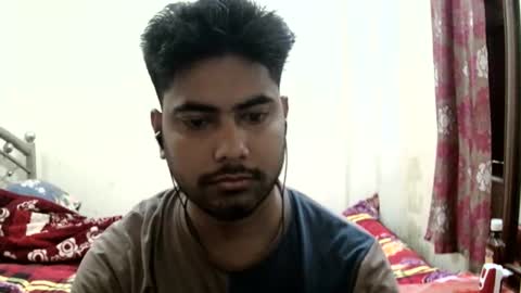 Snapshot of birbikrom104 chatting on May 10, 5:01 am birbikrom104 online show from May 10, 5:01 am