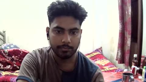 Snapshot of birbikrom104 chatting on May 11, 2:45 pm birbikrom104 online show from May 11, 2:45 pm