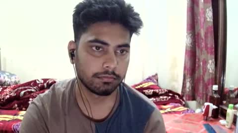 Snapshot of birbikrom104 chatting on May 13, 5:32 pm birbikrom104 online show from May 13, 5:32 pm