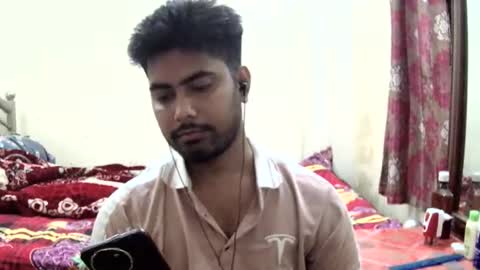 Snapshot of birbikrom104 chatting on May 15, 5:03 am birbikrom104 online show from May 15, 5:03 am