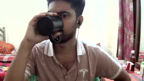 Snapshot of birbikrom104 chatting on May 18, 6:08 am birbikrom104 online show from May 18, 6:08 am