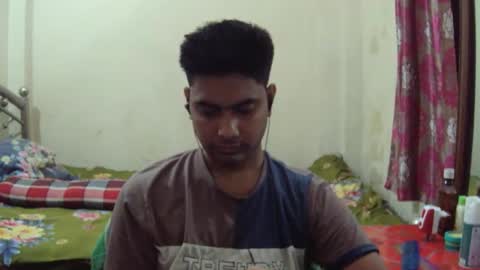 Snapshot of birbikrom104 chatting on May 21, 6:42 am birbikrom104 online show from May 21, 6:42 am