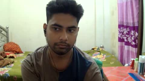 Snapshot of birbikrom104 chatting on May 27, 6:49 pm birbikrom104 online show from May 27, 6:49 pm