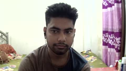 Snapshot of birbikrom104 chatting on May 29, 6:22 am birbikrom104 online show from May 29, 6:22 am