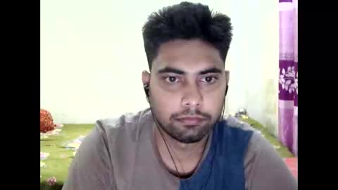 Snapshot of birbikrom104 chatting on May 29, 6:28 pm birbikrom104 online show from May 29, 6:28 pm