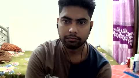 Snapshot of birbikrom104 chatting on May 30, 7:05 am birbikrom104 online show from May 30, 7:05 am